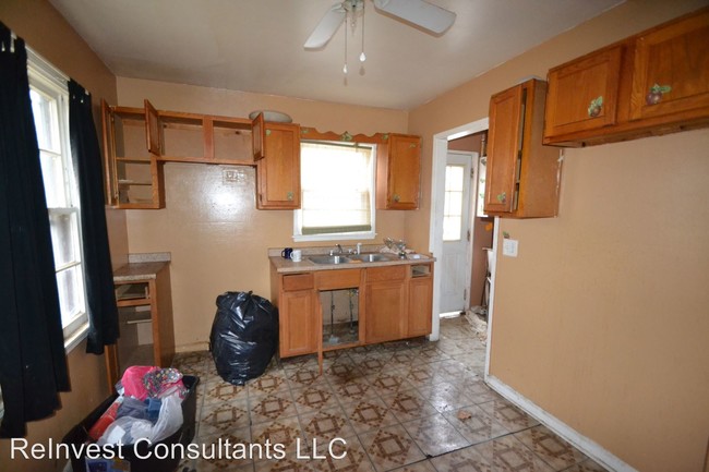 Building Photo - 4731 Chickering Ave