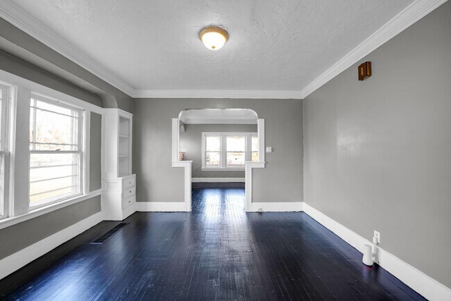 Building Photo - 3598 E 143rd St
