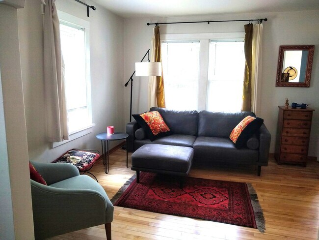 Foto del edificio - 2035 E Dayton St