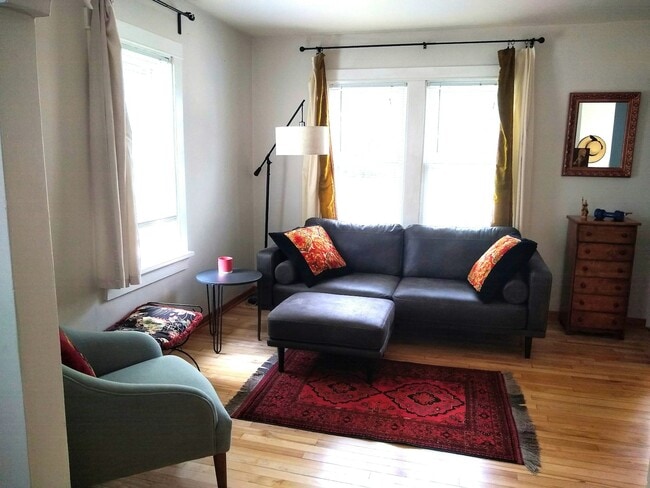 Building Photo - 2035 E Dayton St