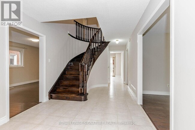 Building Photo - 101 Hullrick Dr