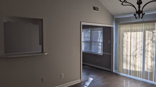 Building Photo - 5509 Estates Ct