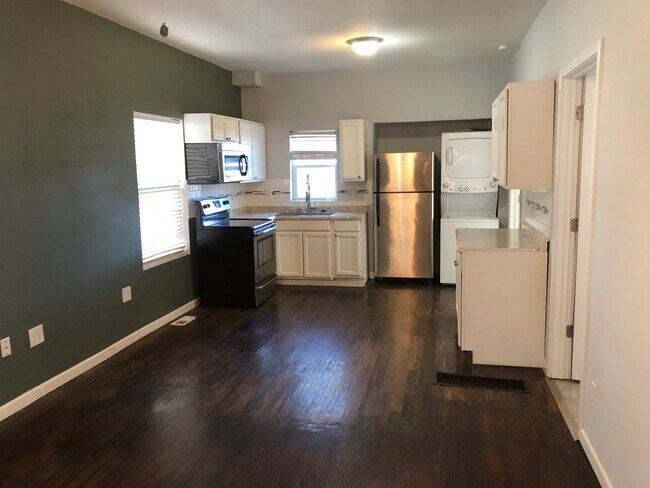 Foto del edificio - 108 N Erie St