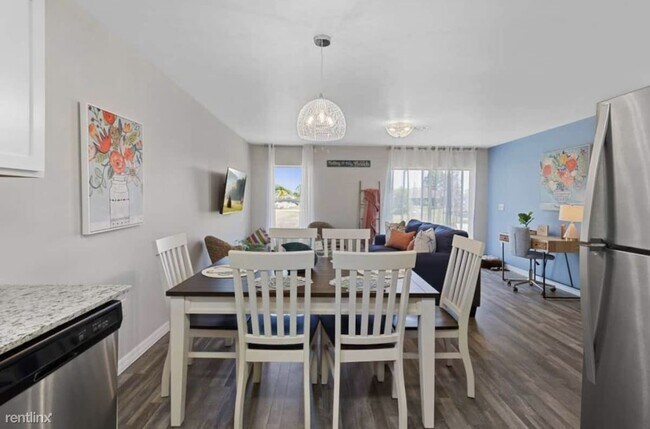 Building Photo - 3 br, 2 bath House - 4109 Northeast 20th P...