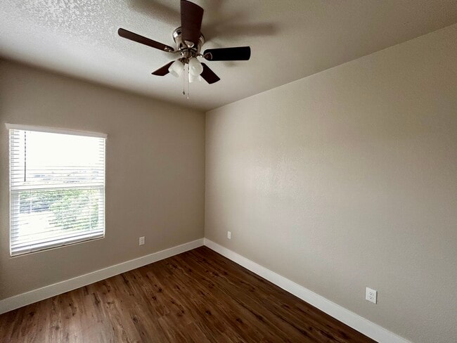 Building Photo - 115 Ave Ventana