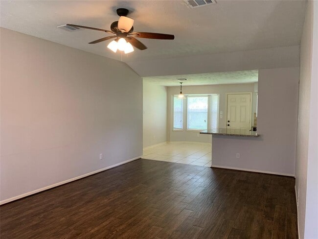 Building Photo - 1243 Park Knoll Ln