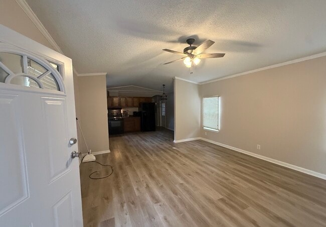 Building Photo - 3083 Lake Sue Dr