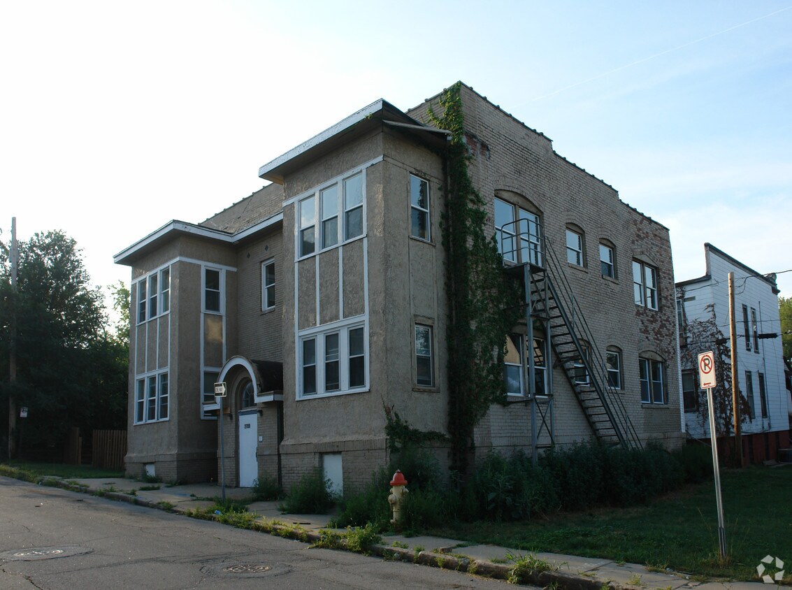 Foto del edificio - 2709 Dewey Ave