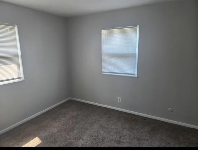 Foto del edificio - 628 Wooddale Terrace