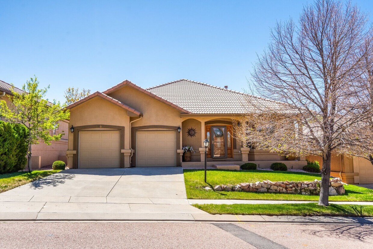 Foto principal - D20 Patio Home on the Golf Course views of...