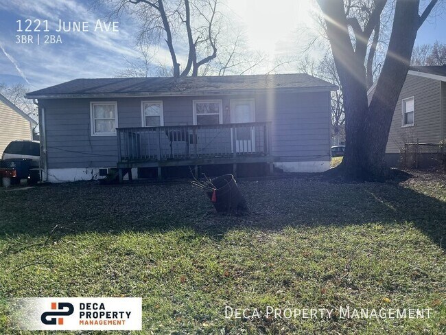 Building Photo - 3 Bedroom 2 Bathroom House