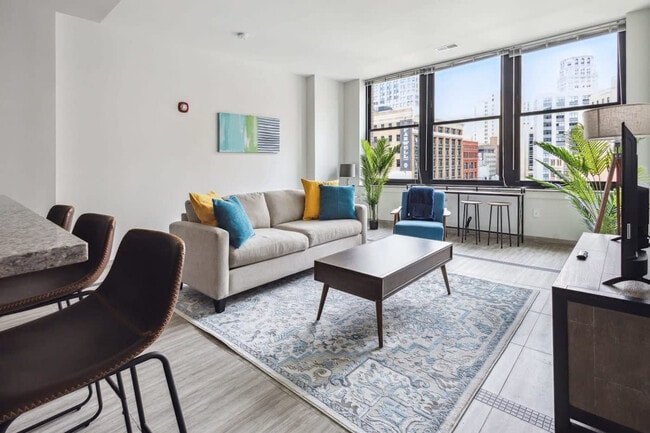 Building Photo - 111 State St