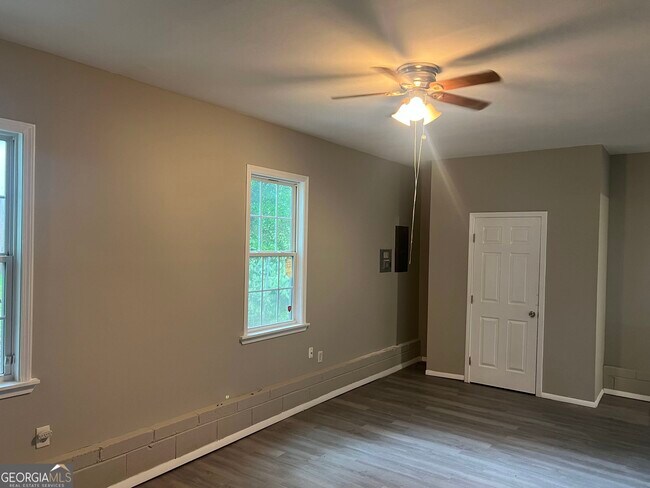 Foto del edificio - 1259 Pineglen Dr
