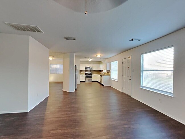 Building Photo - 2607 Feather Green Trail