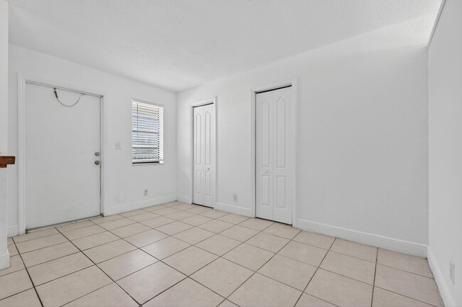 Foto del edificio - 4081 N Dixie Hwy