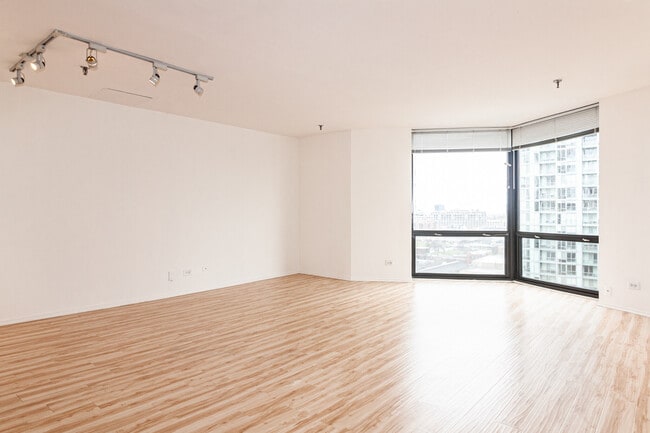 Photo - 1120 N La Salle Dr Apartment