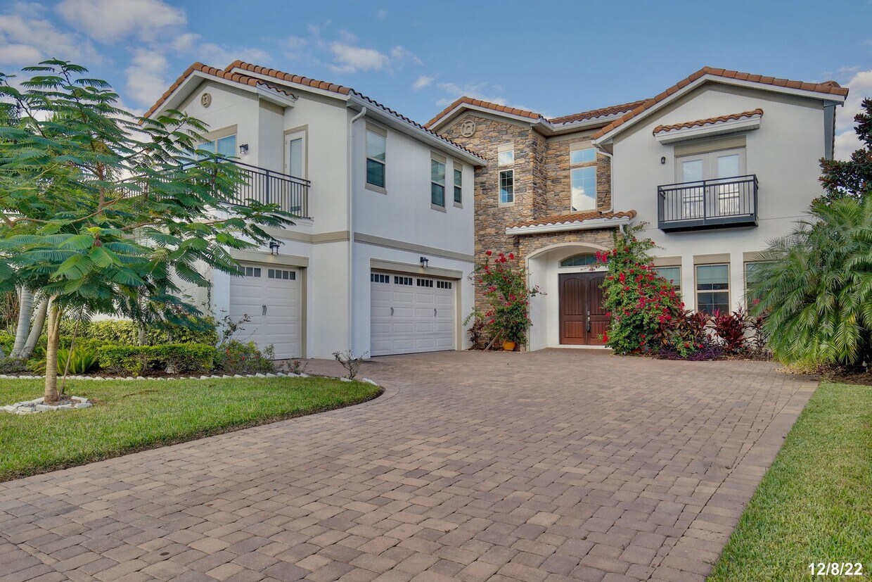 Stunning 4/5 Executive Pool Home in the Guard-Gated Golf Course Community of Eagle Creek - Orlando! - Stunning 4/5 Executive Pool Home in the Guard-Gated Golf Course Community of Eagle Creek - Orlando!