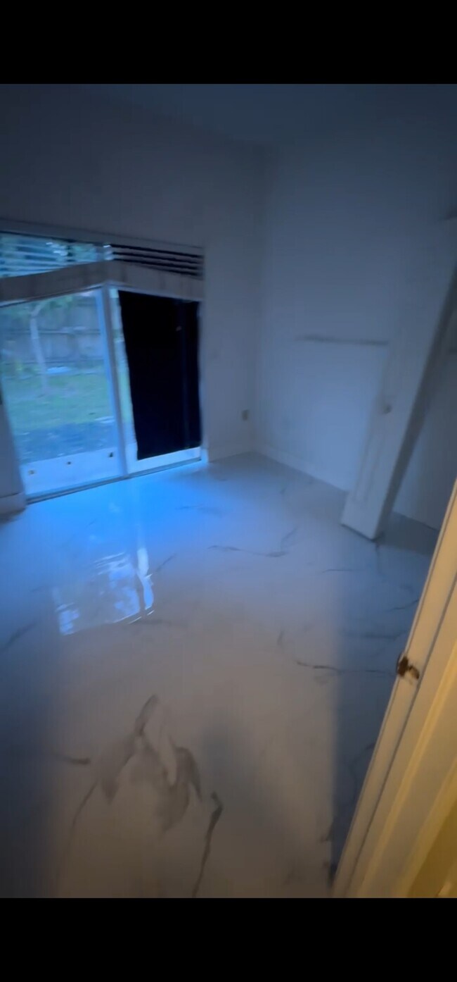 Foto del edificio - 2507 NE 41st Terrace