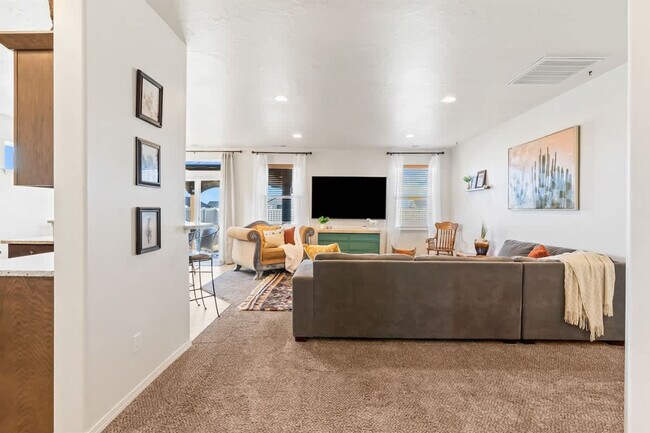 Foto del edificio - 3905 Winged Dove St