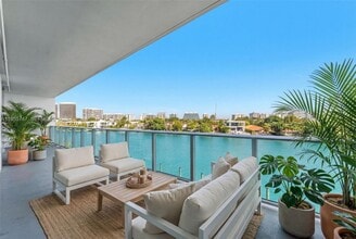 Building Photo - 9221 E Bay Harbor Dr