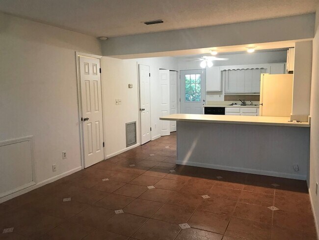 Foto del edificio - 615 Bowers Ct