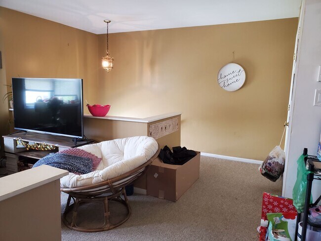 Building Photo - 3 Bedroom, 2 Bath Townhouse in Millersville