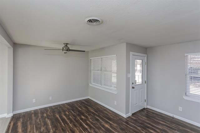 Foto del edificio - 8520 Graywood Dr