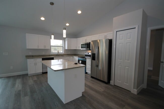Building Photo - GORGEOUS 3 Bedroom, 2 Bathroom Home in Dun...