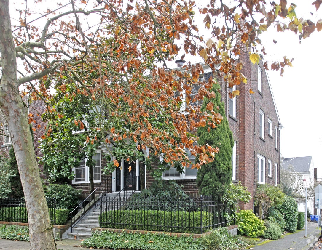 Primary Photo - 745 Federal Ave E