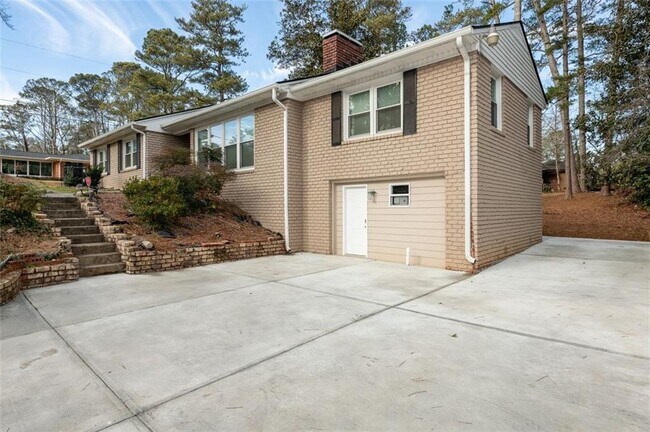 Foto del edificio - 2551 Headland Dr