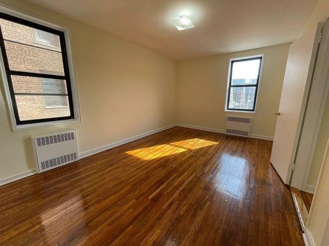 Foto del edificio - 1 bedroom in JACKSON HEIGHTS NY 11372