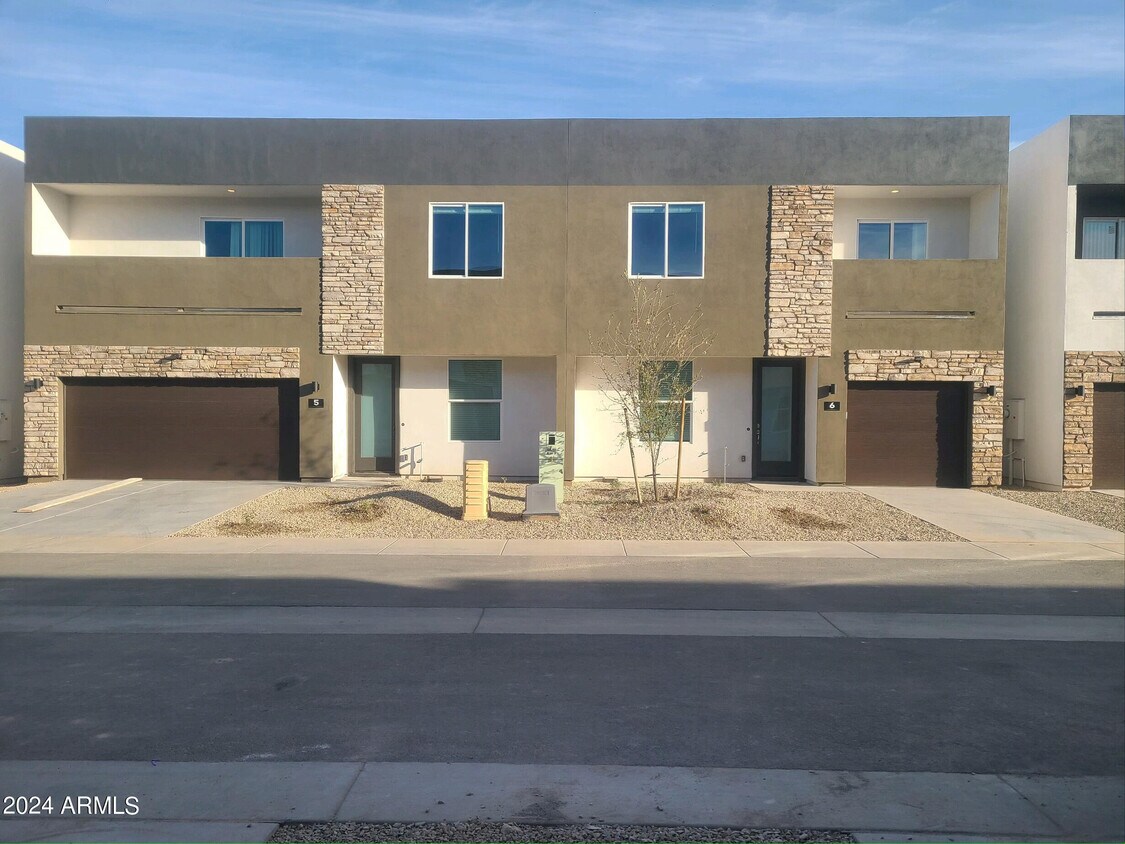 Primary Photo - 6631 7th St