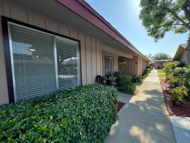 Foto del edificio - 5090 N College Ave