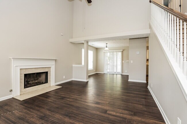 Foto del edificio - 6713 Ascot Dr