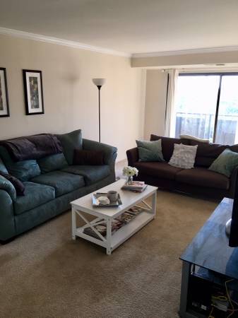 Living Room - 3101 Manchester S St