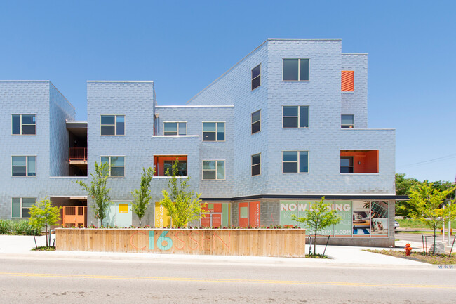 Building Photo - Classen 16