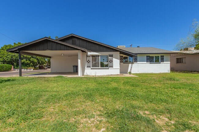 Building Photo - Beautiful Remodeled 4 bedroom 2 bath home ...