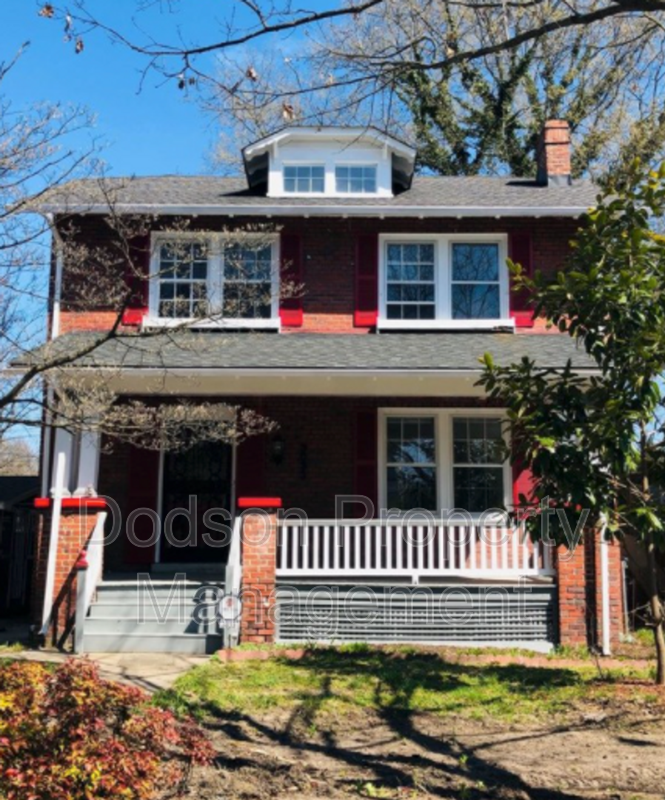 Primary Photo - 3033 Montrose Ave