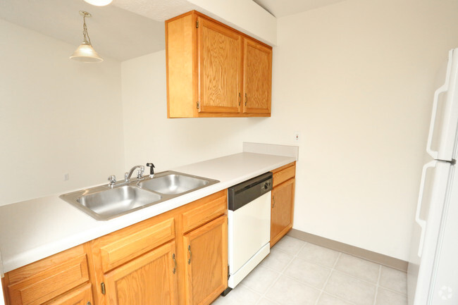 Kitchen - Tammany on the Ponds Apartments