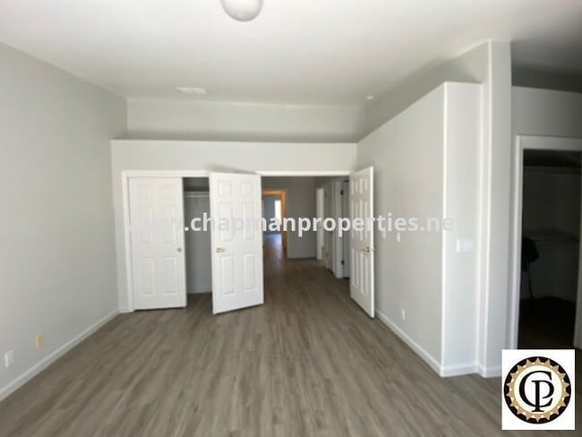 Building Photo - 6337 S Peppertree Ave