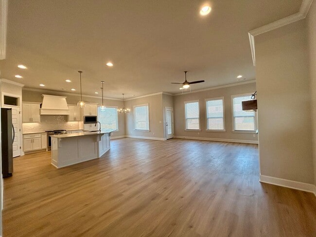 Building Photo - Beautiful Home in Pea Ridge, 3 Car Garage & Fenced In Yard!