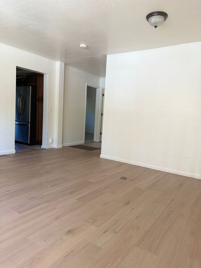 Building Photo - 812 Coronado Ave