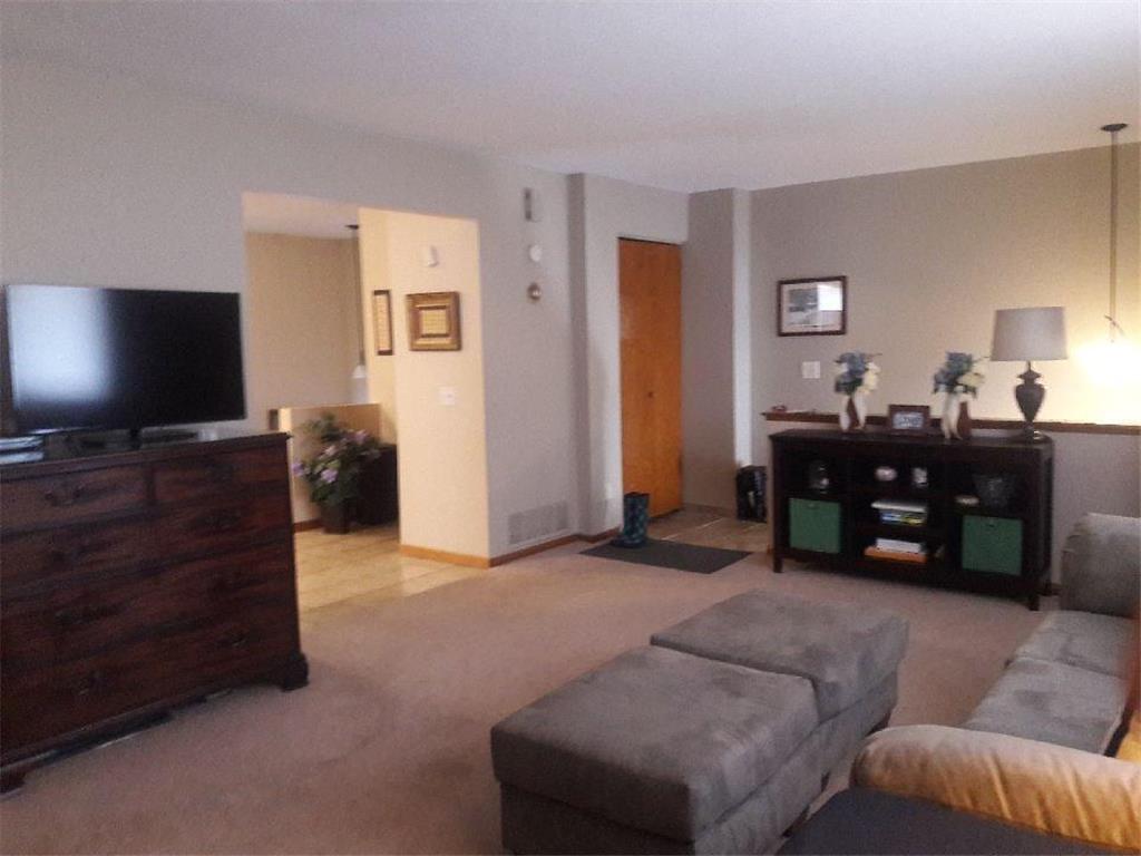 Primary Photo - 9244 Syndicate Ave