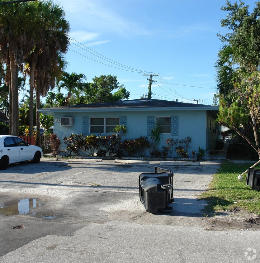Primary Photo - 808 SE 18th Ct