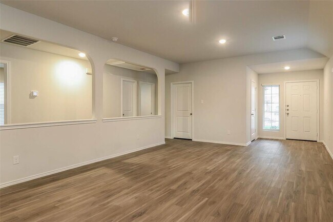 Building Photo - 2424 Copper Cyn Dr