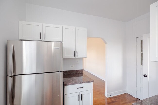 Building Photo - 2244 N Monticello Ave