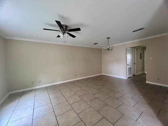 Building Photo - 9805 Sterling Loop