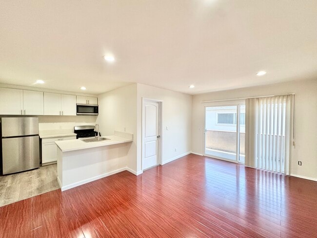 Building Photo - 3663 Vinton Ave