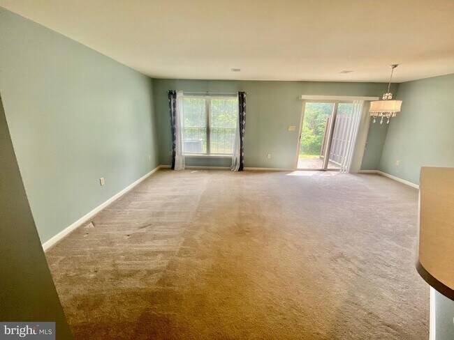 Building Photo - 455 Waverly Woods Dr