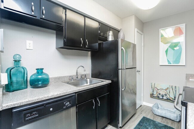 Foto del edificio - 10250 Lands End Dr